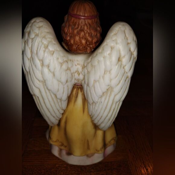 🙂Homco Home Interior Angel Figurine 8806 Holding Bouquet of Flowers - Picture 7 of 10